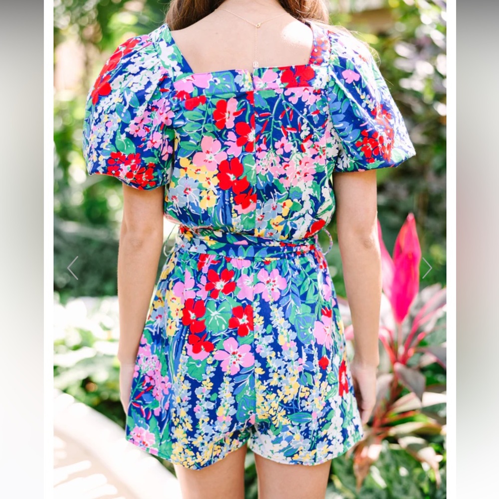 Entro brand floral romper size large. Super cute! Worn once.